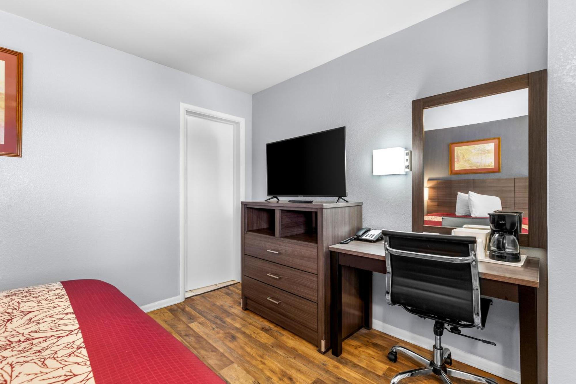 Americas Best Value Inn Belleville Exterior photo